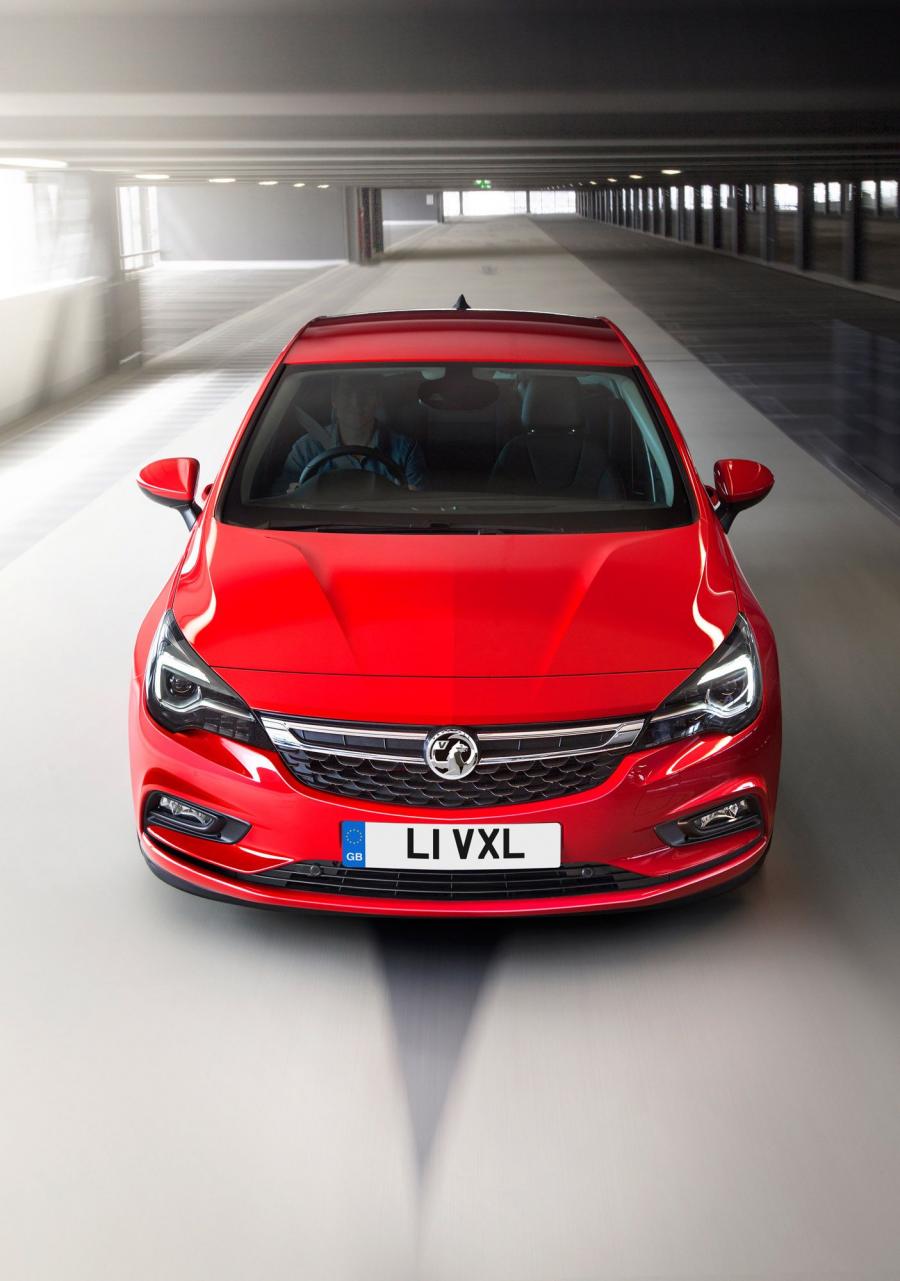  Vauxhall Astra 2015 года  (фото 2 из 14)